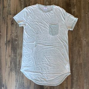 🆕Urban Outfitters men’s scooped tee🆕